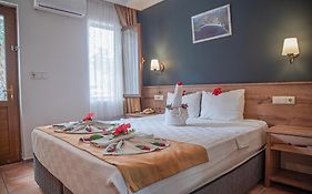 Katre Hotel  4*